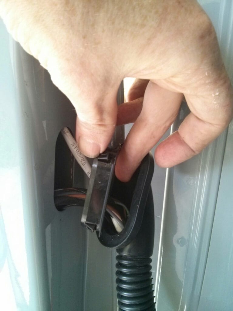 Notice that the plastic piece separates from the rubber piece. That's the trick!