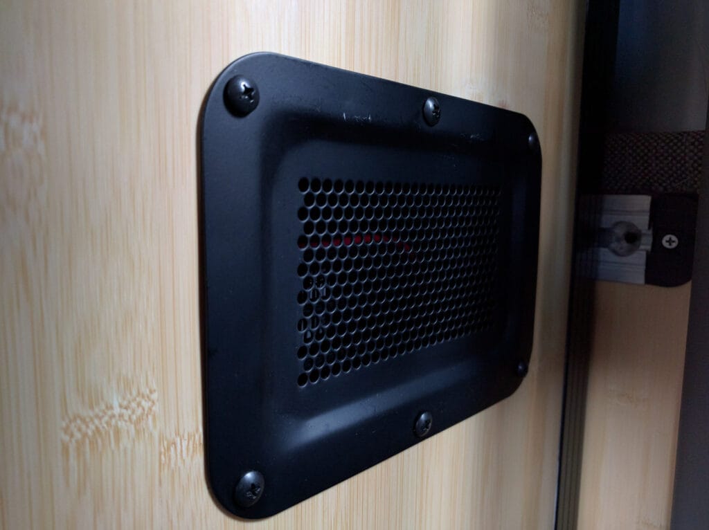 Side fridge vent