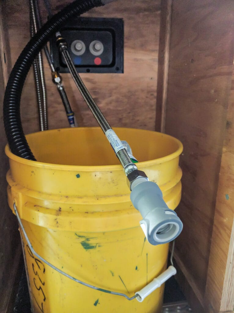 Hot and cold lines with quick disconnect couplings
