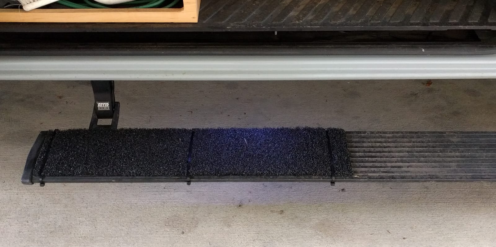 Door step wiper